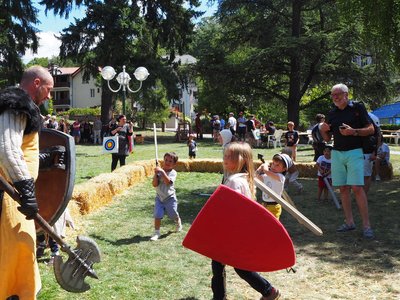 Compagnie Briselame - Combat des enfants à l'épée en mousse