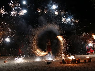 Final au artifices du spectacle « Le Roi de Feu »