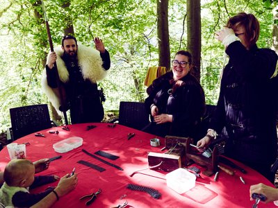 Atelier initiation au métier d'haubergier (fabrication de la maille) par la Compagnie Briselame