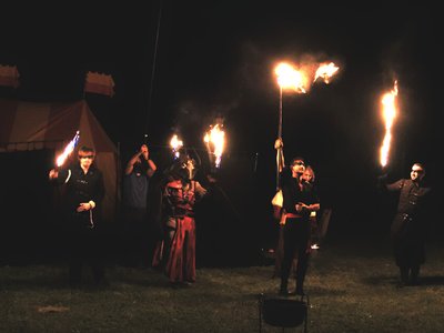 Compagnie Briselame - Salut lors du spectacle de feu « Le Mariage Draconique »