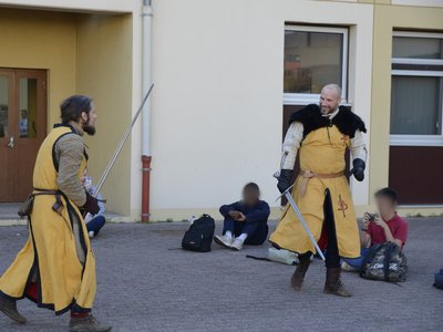 Combattants de la Compagnie Briselame prêts à s'affronter