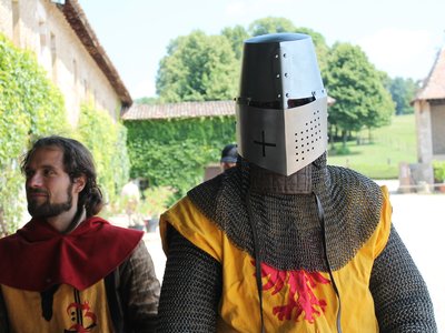 Chevalier XIIème de retour de Croisade avec son heaume à timbre plat