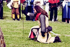 Un combattant de la Compagnie Briselame prête serment