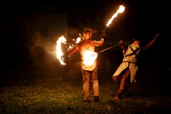 Compagnie briselame, combat médiéval entre le démon et le héros dans « Les distractions d'Haborym »