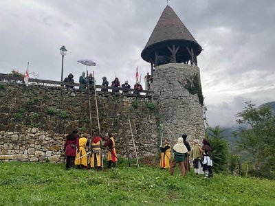 Compagnie Briselame, préparation de la scène de la prise des remparts à l'aide des échelles