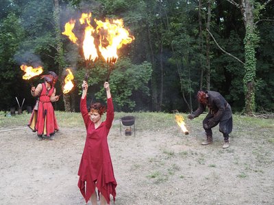 Répétition pour le spectacle de feu « Le Roi de feu »