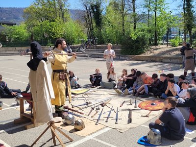 Présentation des armes du moyen-age