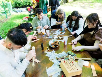 Atelier initiation au cuir repoussé par la Compagnie Briselame