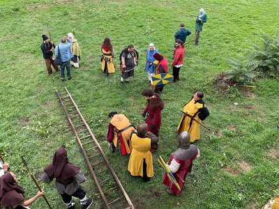 Compagnie Briselame, tournage de la prise des remparts du château à l'aide d'échelles